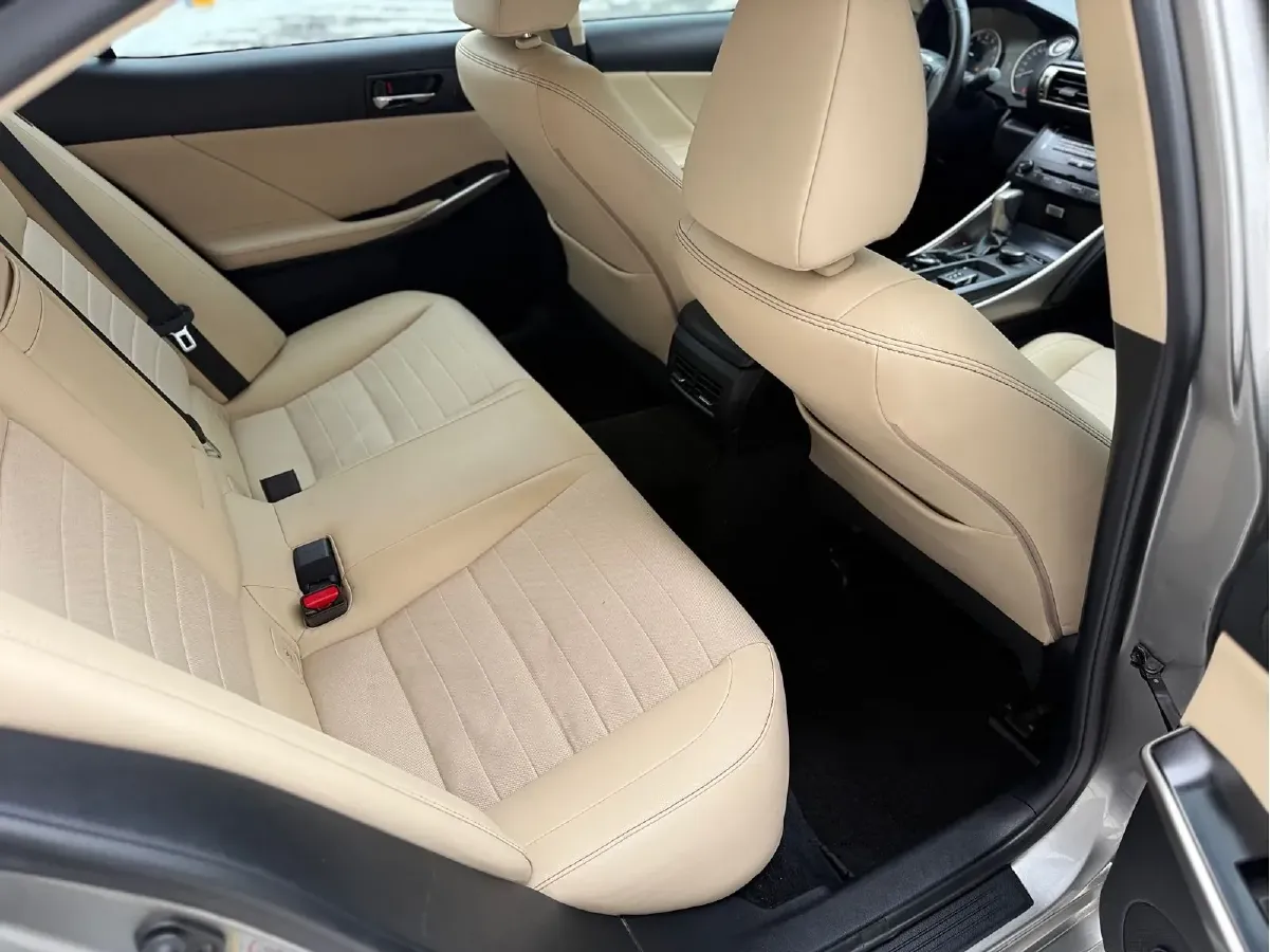 2013 Lexus IS 2.5L 208HP V6 6AT,autocango,china used car exporter,china ev exporter,chinese used car exporter,chinese used ev exporter