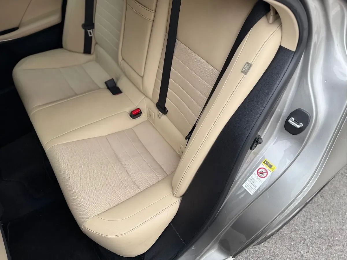 2013 Lexus IS 2.5L 208HP V6 6AT,autocango,china used car exporter,china ev exporter,chinese used car exporter,chinese used ev exporter