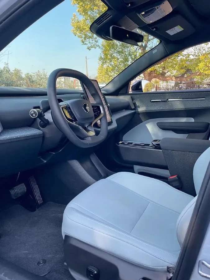 2025 Volvo EX30 BEV 66KWH,autocango,china used car exporter,china ev exporter,chinese used car exporter,chinese used ev exporter