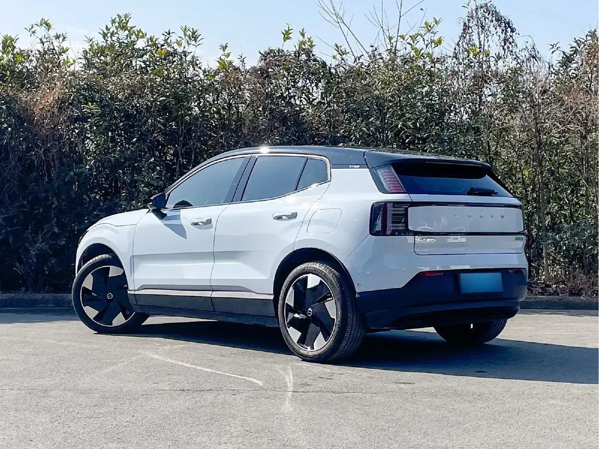 2025 Volvo EX30 BEV 66KWH,autocango,china used car exporter,china ev exporter,chinese used car exporter,chinese used ev exporter