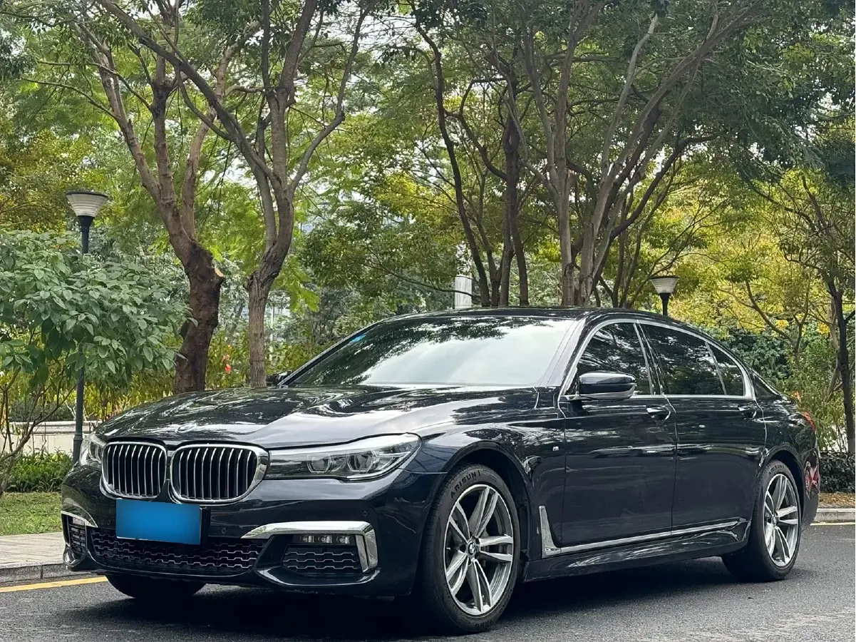 2018 BMW 7 Series 2.0T 258HP L4 8AT