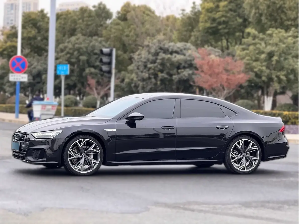 2023 Audi A7L 2.0T 245HP L4 7DCT