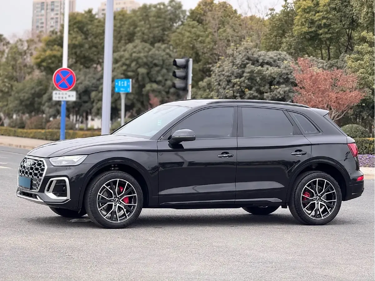 2024 Audi Q5L 2.0T 245HP L4 7DCT