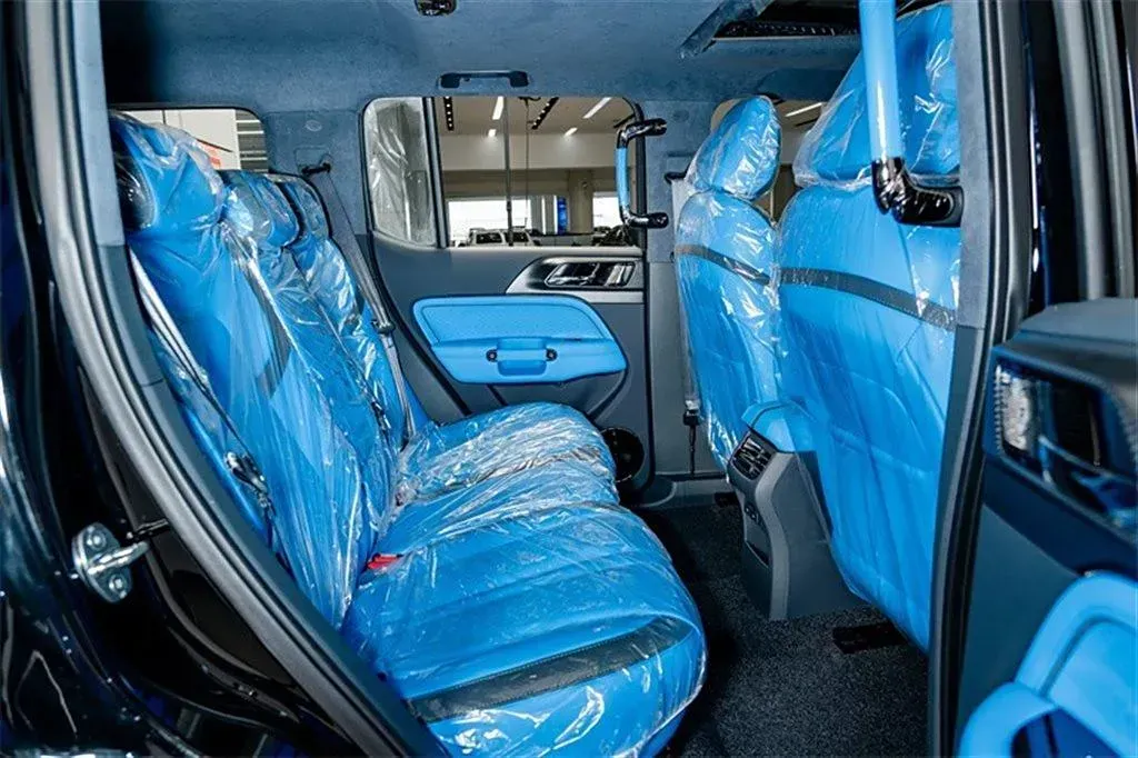 2023 Cyberspace 300 2.0T 227HP L4 8AT,autocango,china used car exporter,china ev exporter,chinese used car exporter,chinese used ev exporter