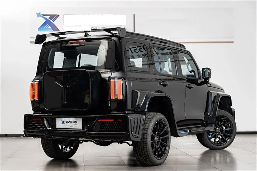 2023 Cyberspace 300 2.0T 227HP L4 8AT,autocango,china used car exporter,china ev exporter,chinese used car exporter,chinese used ev exporter