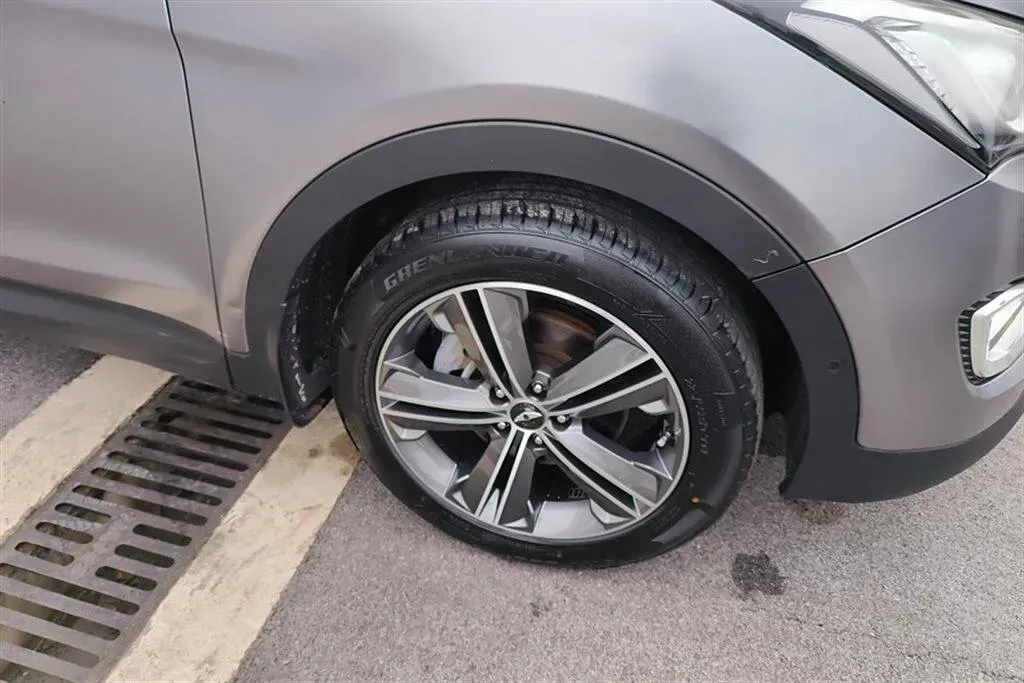 2013 Hyundai Grand SantaFe 2.2T 197HP L4 6AT,autocango,china used car exporter,china ev exporter,chinese used car exporter,chinese used ev exporter