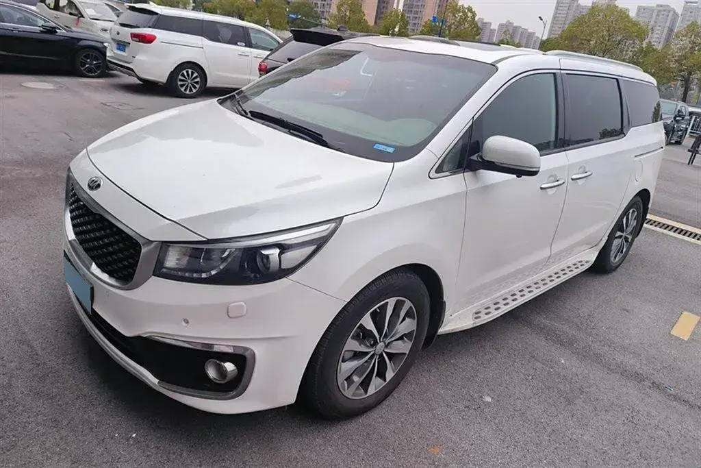2017 Kia Carnival 2.2T 200HP L4 6AT