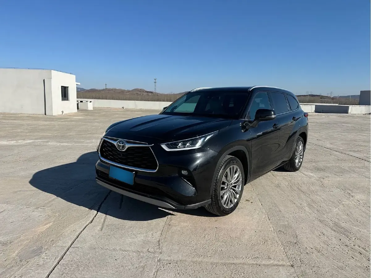 2022 Toyota Highlander 2.5L 192HP L4 E-CVT Hybrid