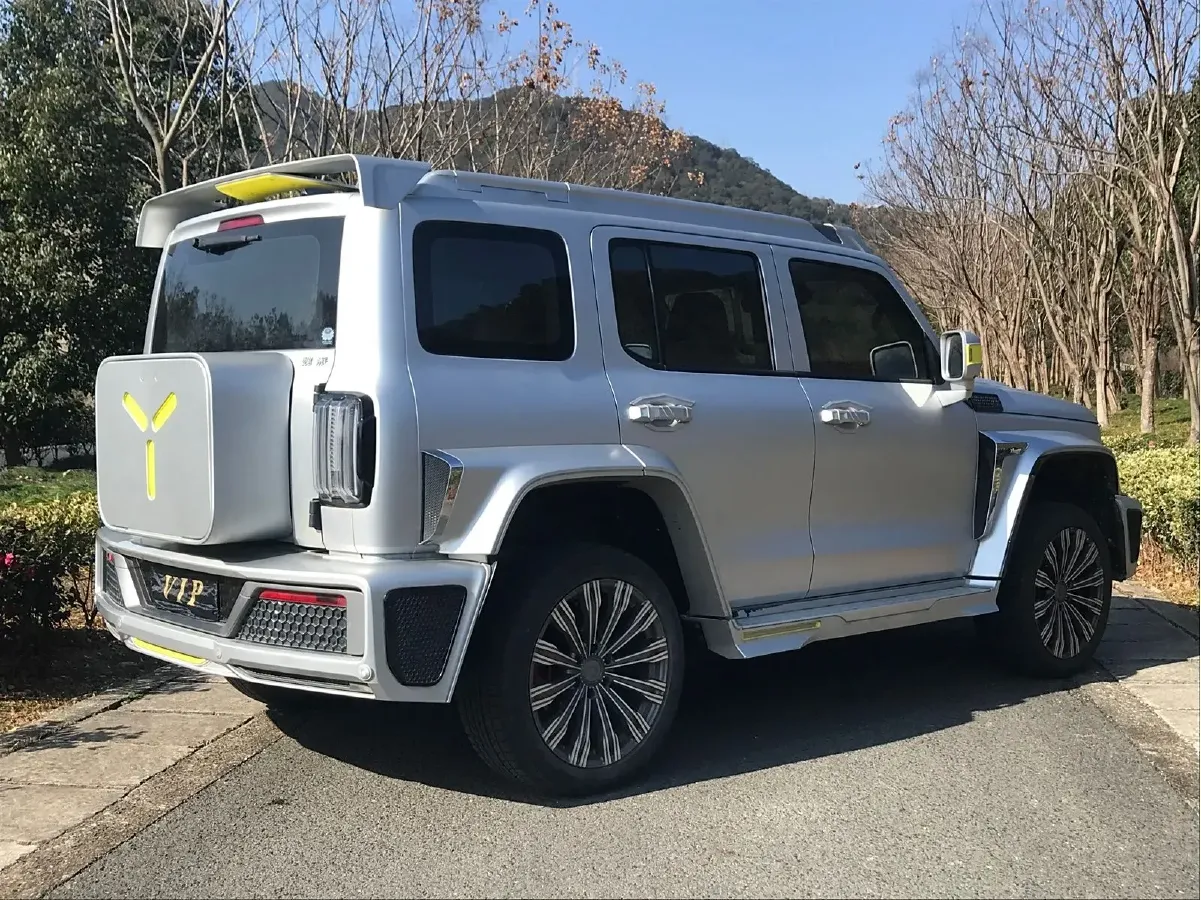 2021 Cyberspace 300 2.0T 227HP L4 8AT,autocango,china used car exporter,china ev exporter,chinese used car exporter,chinese used ev exporter