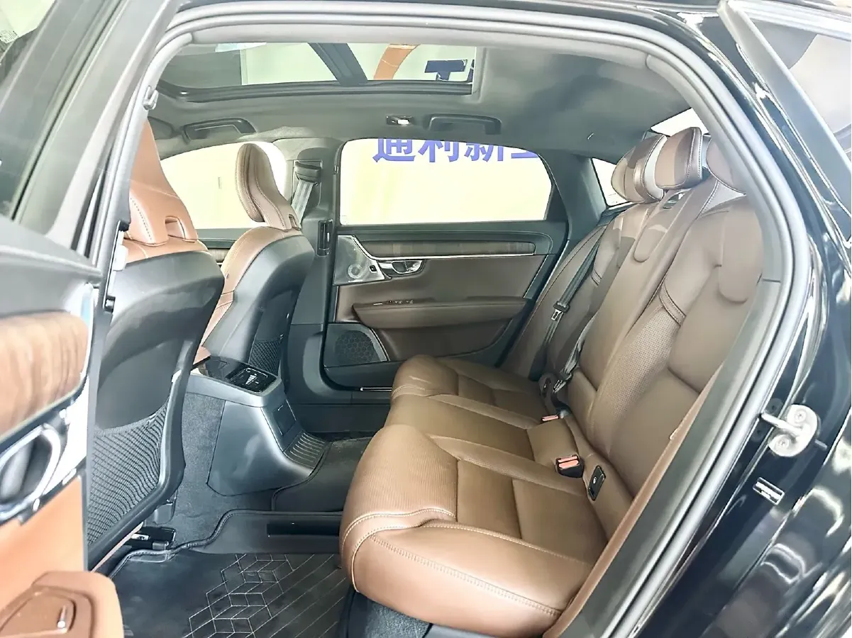 2025 Volvo S90 PHEV 2.0T 310HP L4 8AT PHEV 18.831KWH,autocango,china used car exporter,china ev exporter,chinese used car exporter,chinese used ev exporter