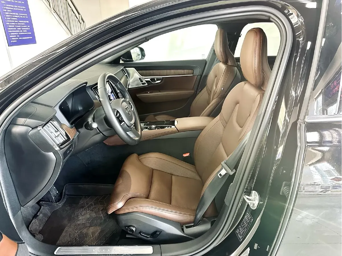 2025 Volvo S90 PHEV 2.0T 310HP L4 8AT PHEV 18.831KWH,autocango,china used car exporter,china ev exporter,chinese used car exporter,chinese used ev exporter