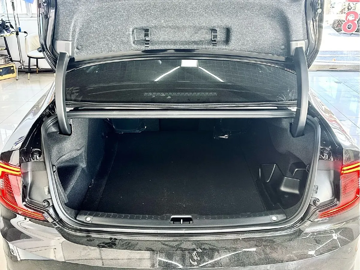 2025 Volvo S90 PHEV 2.0T 310HP L4 8AT PHEV 18.831KWH,autocango,china used car exporter,china ev exporter,chinese used car exporter,chinese used ev exporter