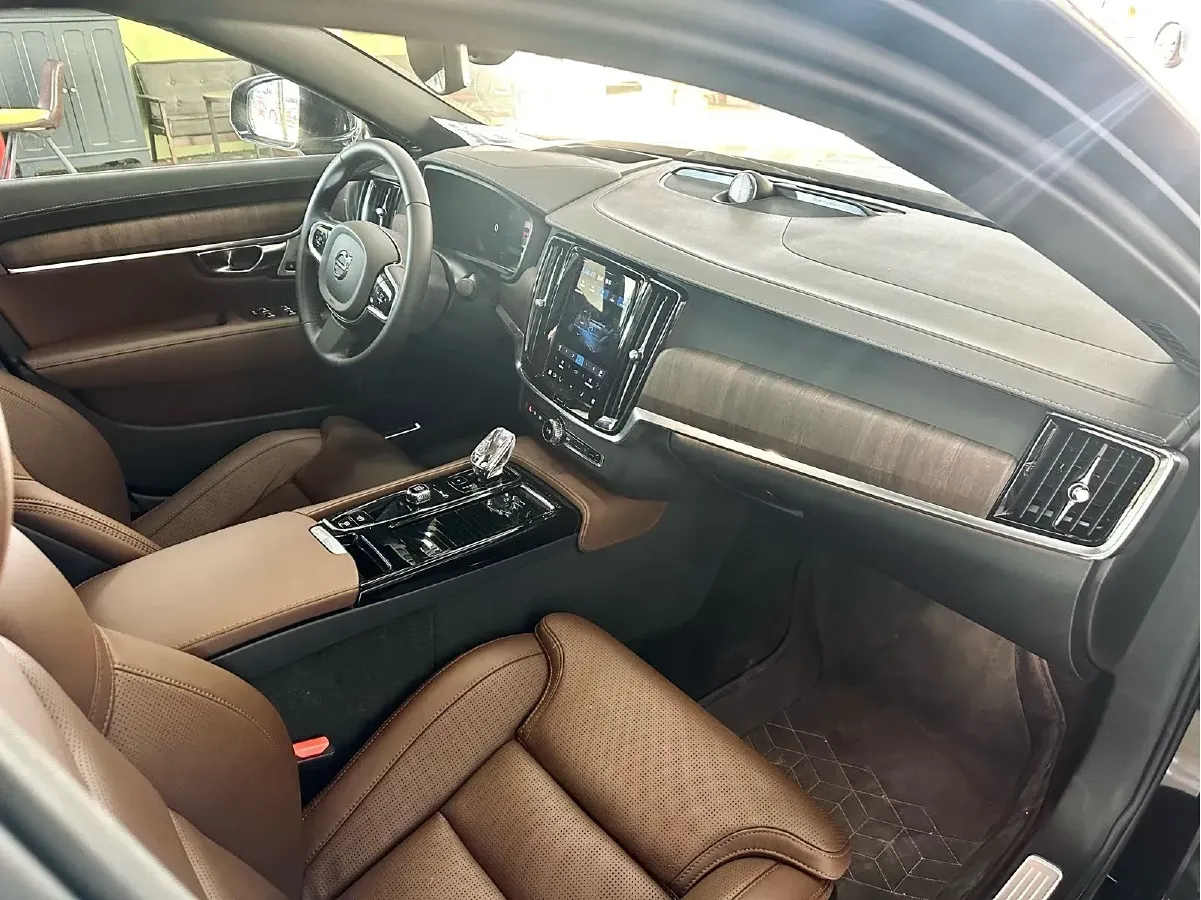 2025 Volvo S90 PHEV 2.0T 310HP L4 8AT PHEV 18.831KWH,autocango,china used car exporter,china ev exporter,chinese used car exporter,chinese used ev exporter