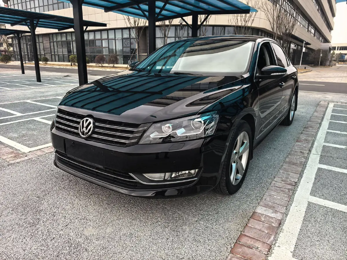 2014 Volkswagen Passat 2.0T 200HP L4 6DCT