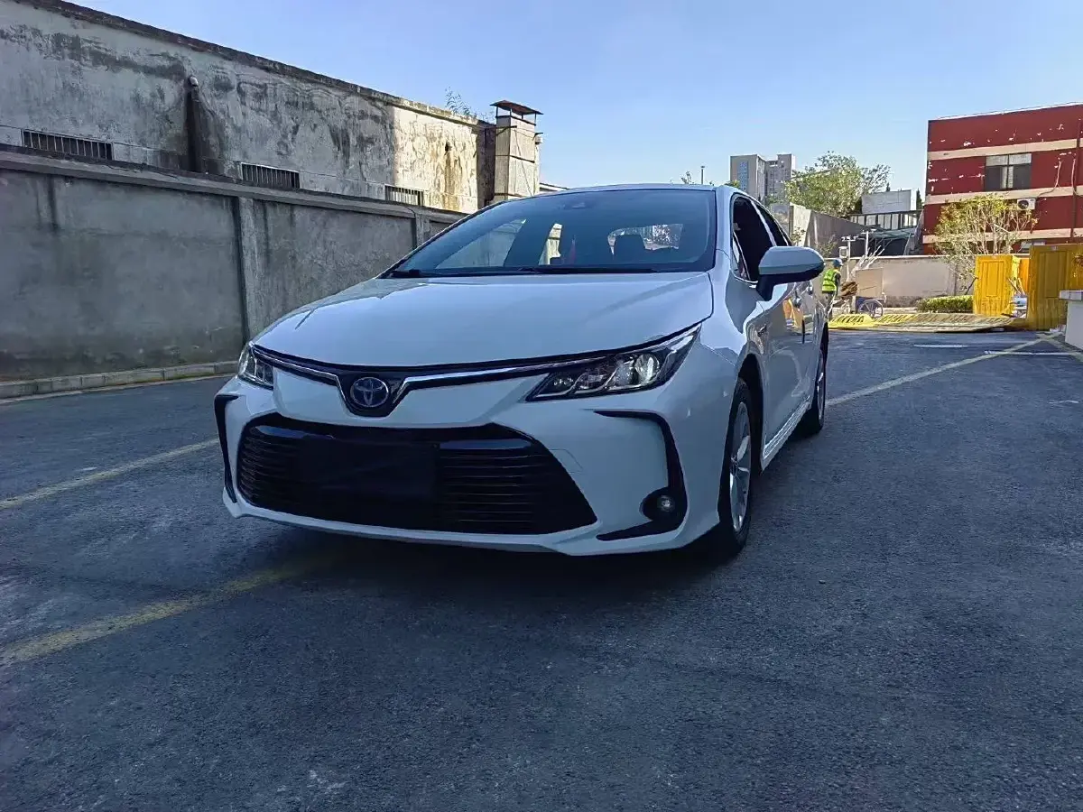 2023 Toyota Corolla 1.8L 98HP L4 E-CVT Hybrid