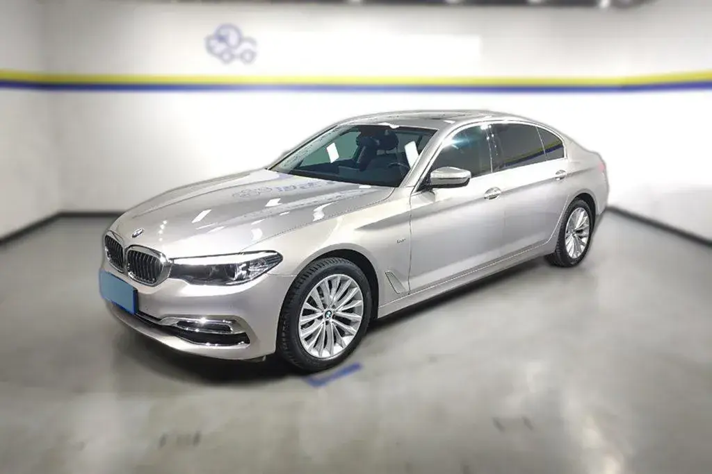 2018 BMW 5 Series 2.0T 184HP L4 8AT