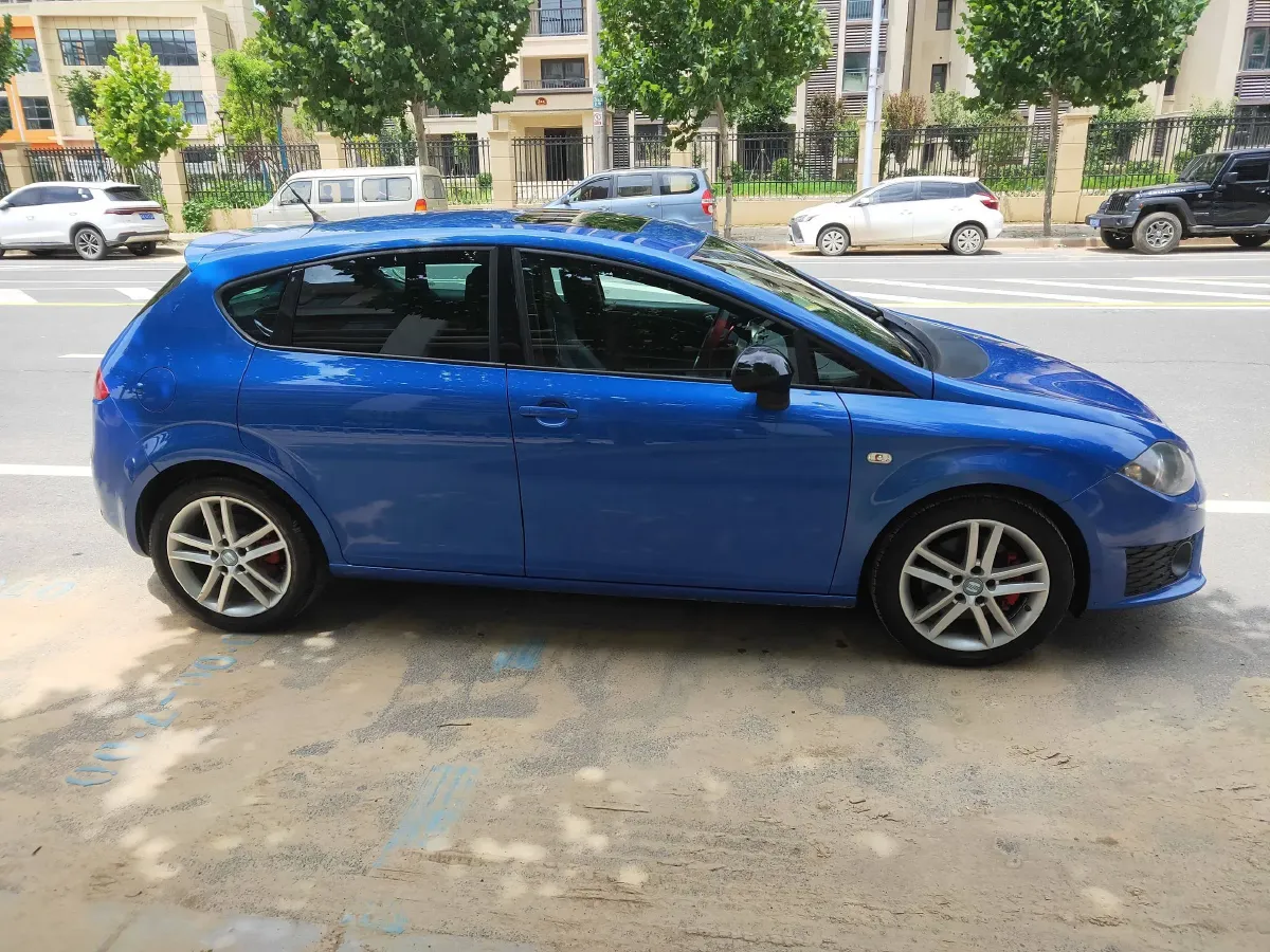 2012 Seat Leon 2.0T 211HP L4 6DCT,autocango,china used car exporter,china ev exporter,chinese used car exporter,chinese used ev exporter