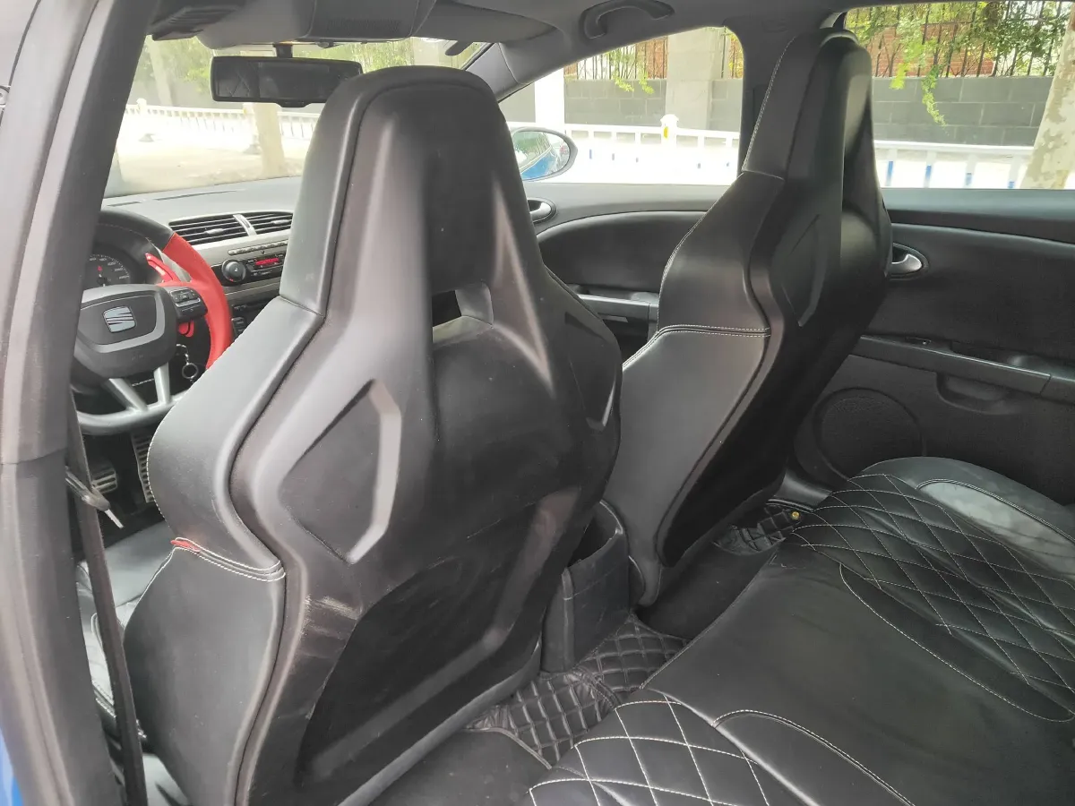 2012 Seat Leon 2.0T 211HP L4 6DCT,autocango,china used car exporter,china ev exporter,chinese used car exporter,chinese used ev exporter