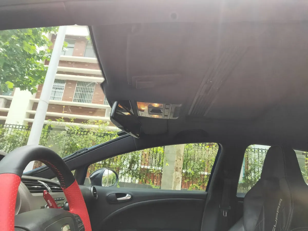 2012 Seat Leon 2.0T 211HP L4 6DCT,autocango,china used car exporter,china ev exporter,chinese used car exporter,chinese used ev exporter