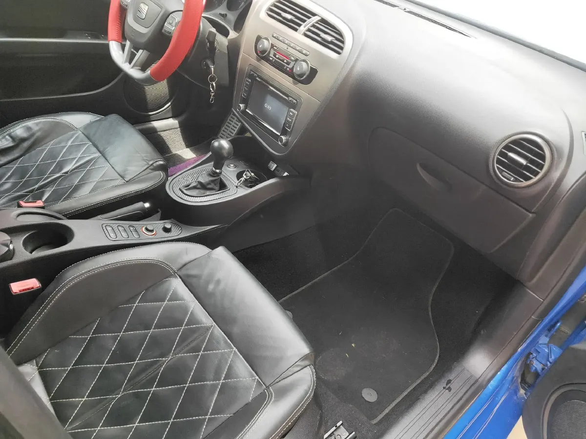 2012 Seat Leon 2.0T 211HP L4 6DCT,autocango,china used car exporter,china ev exporter,chinese used car exporter,chinese used ev exporter