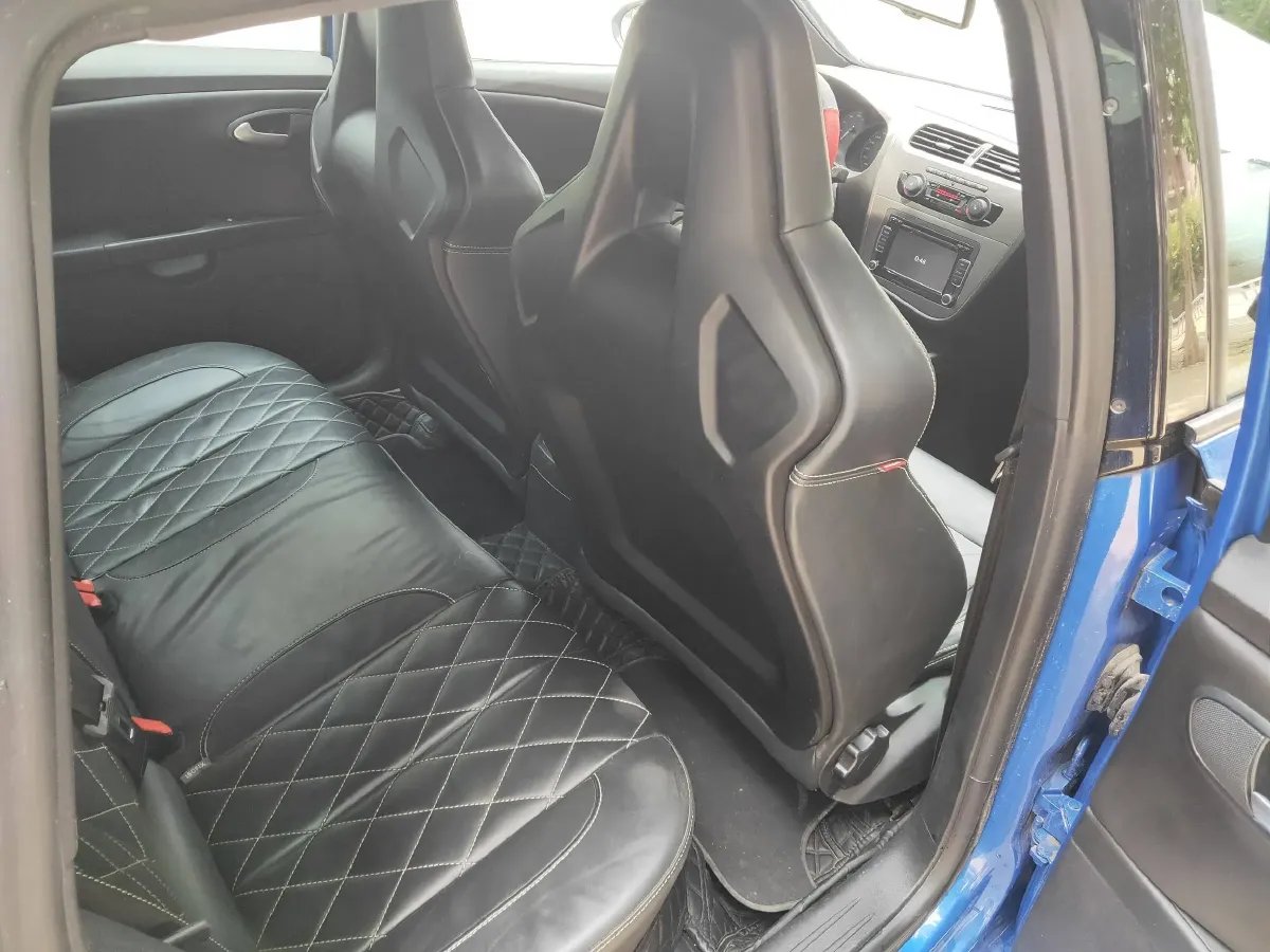 2012 Seat Leon 2.0T 211HP L4 6DCT,autocango,china used car exporter,china ev exporter,chinese used car exporter,chinese used ev exporter