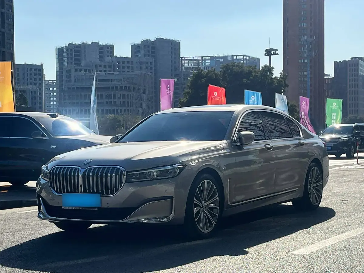 2021 BMW 7 Series 2.0T 265HP L4 8AT