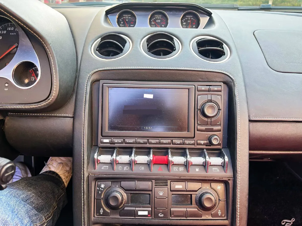 2009 Lamborghini Gallardo 5.2L 560HP V10 6AMT,autocango,china used car exporter,china ev exporter,chinese used car exporter,chinese used ev exporter