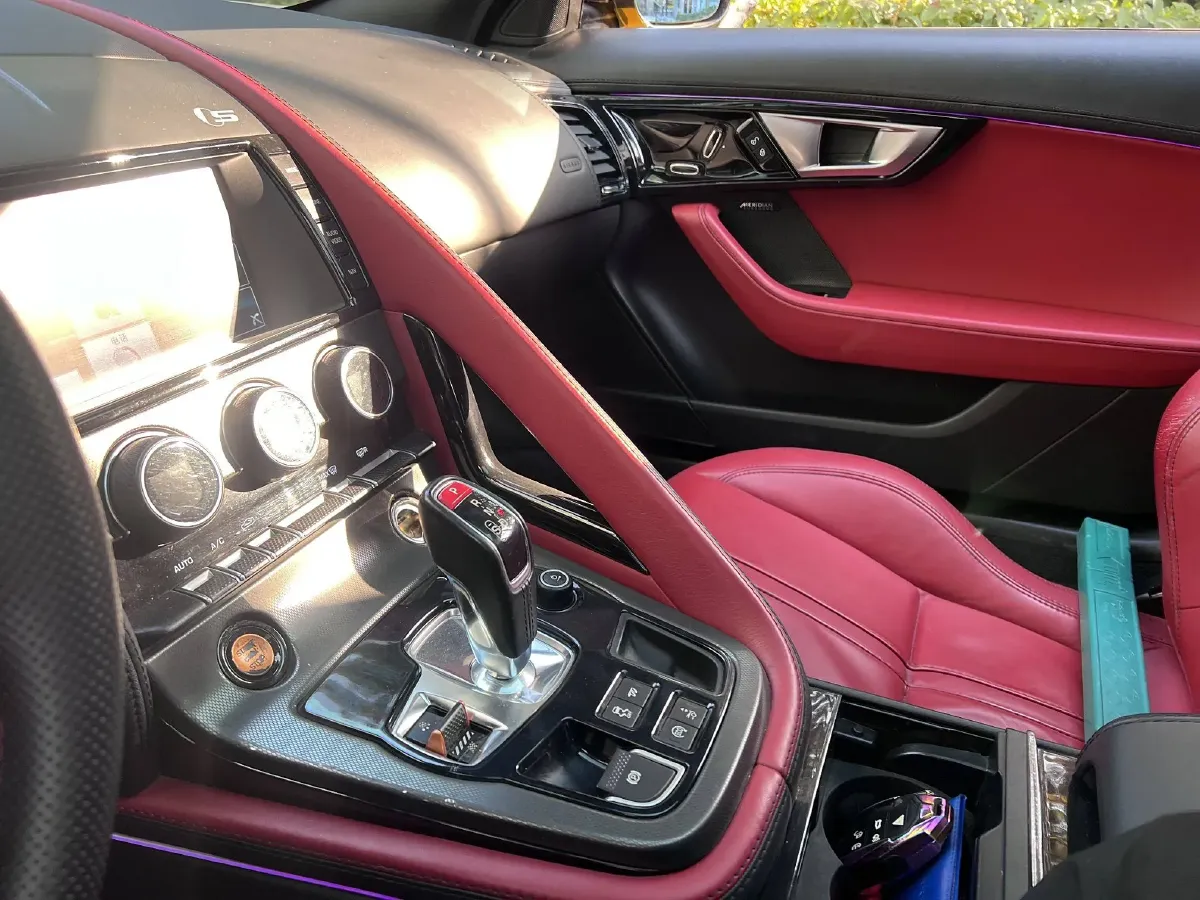 2015 Jaguar F-TYPE 3.0T 381HP V6 8AT,autocango,china used car exporter,china ev exporter,chinese used car exporter,chinese used ev exporter