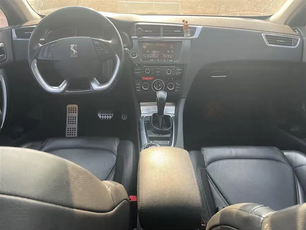 2014 DS 6 1.6T 200HP L4 6AT,autocango,china used car exporter,china ev exporter,chinese used car exporter,chinese used ev exporter