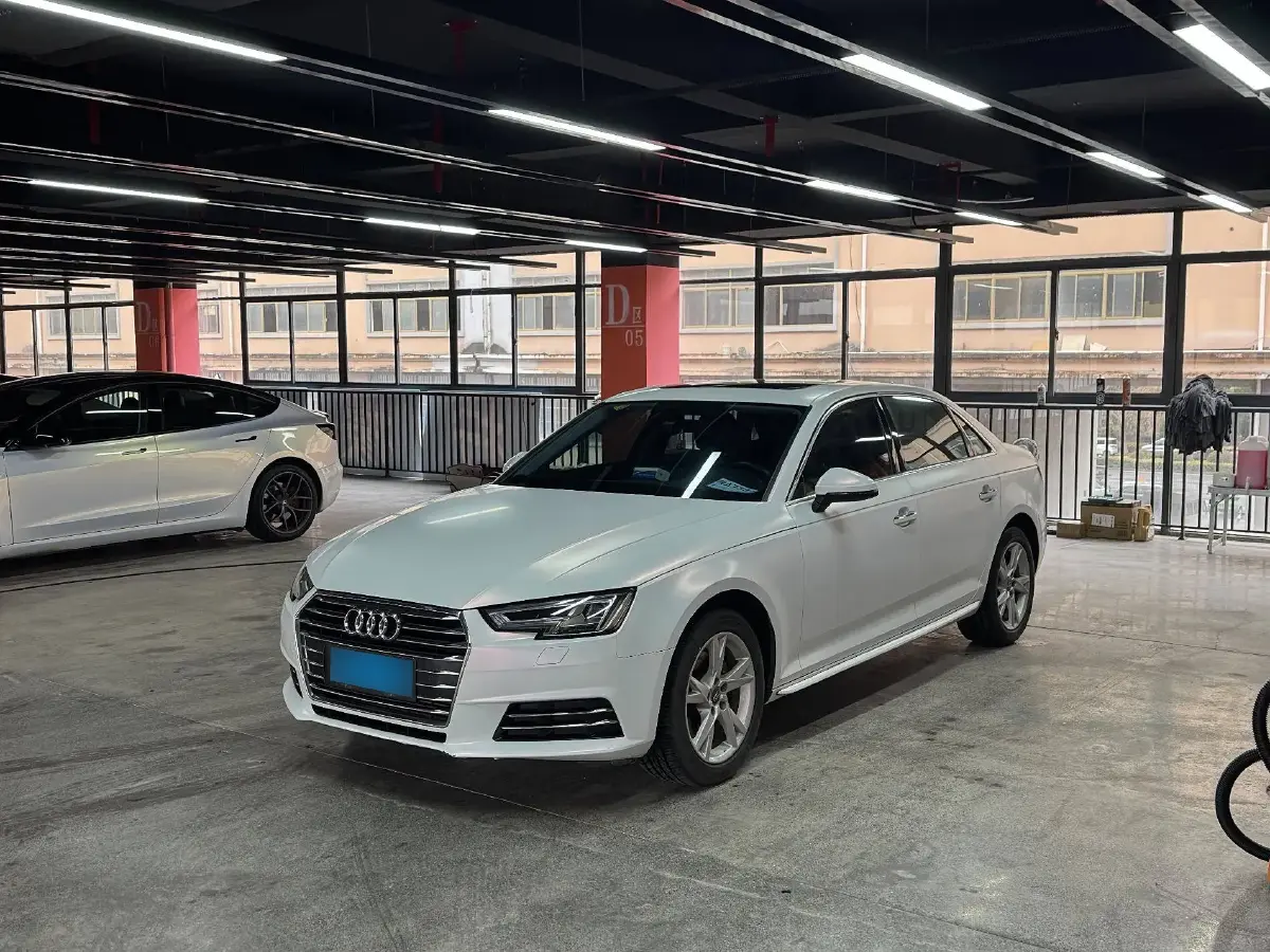 2018 Audi A4L 2.0T 190HP L4 7DCT