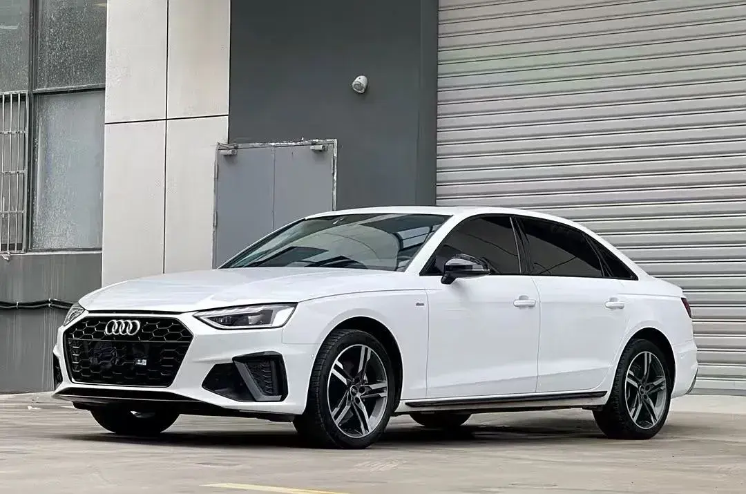 2022 Audi A4L 2.0T 190HP L4 7DCT