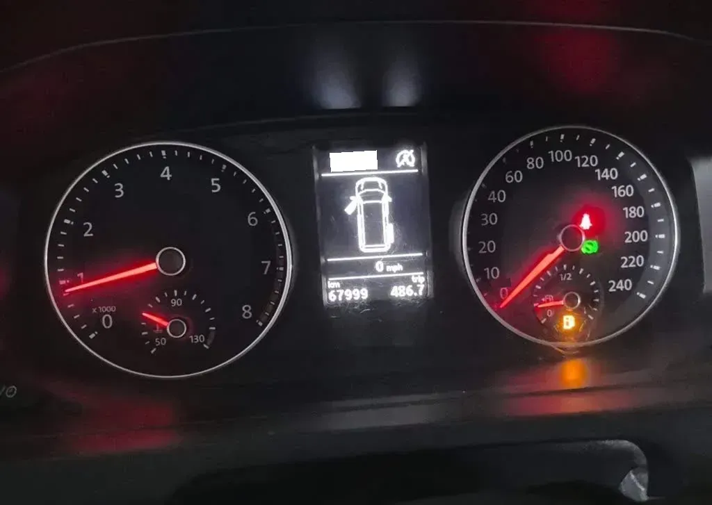 2018 Volkswagen Caravelle 2.0T 204HP L4 7DCT,autocango,china used car exporter,china ev exporter,chinese used car exporter,chinese used ev exporter