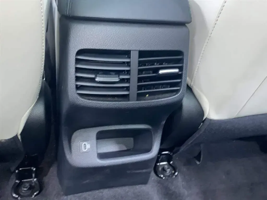 2023 Kia Seltos 1.5L 115HP L4 CVT,autocango,china used car exporter,china ev exporter,chinese used car exporter,chinese used ev exporter