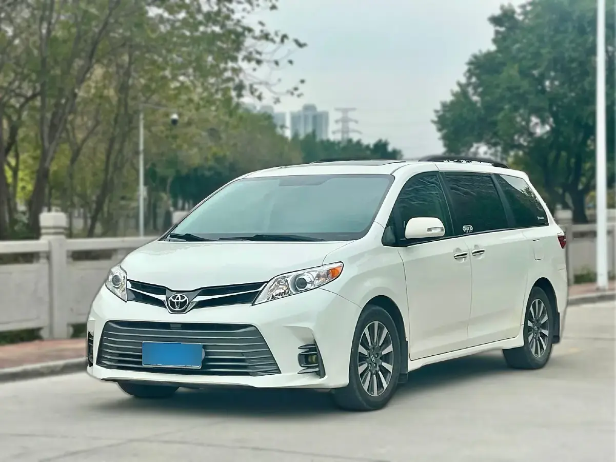 2011 Toyota Sienna 3.5L 269HP V6 6AT