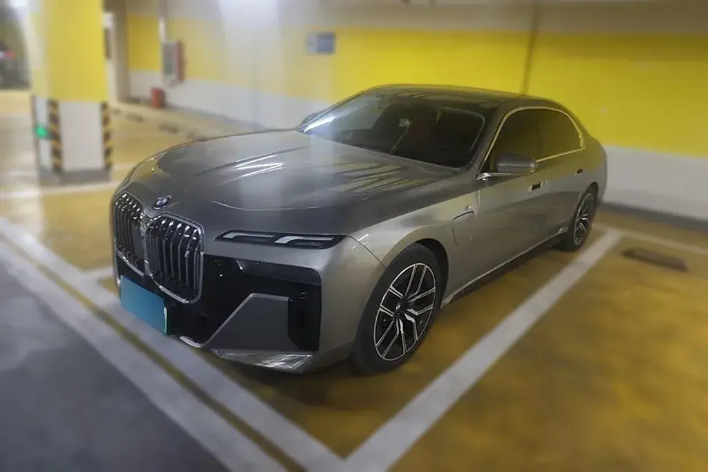 2023 BMW i7 BEV 101.7KWH