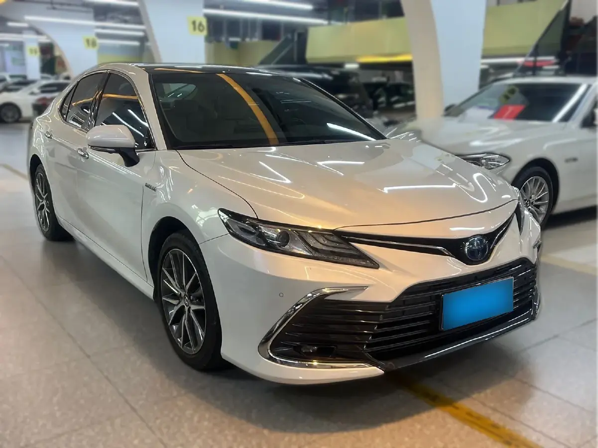 2021 Toyota Camry 2.5L 178HP L4 E-CVT Hybrid