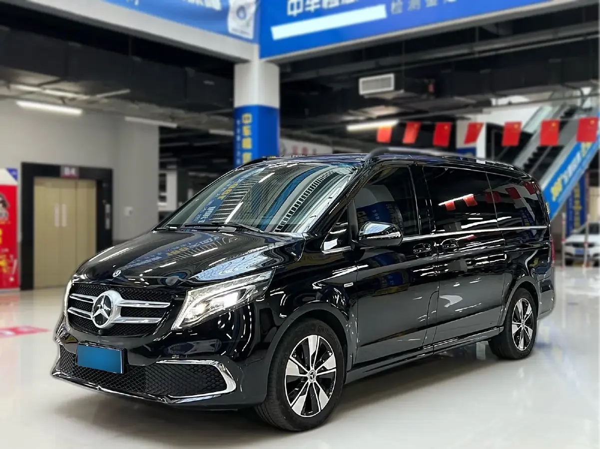 2022 Mercedes-Benz V Class 2.0T 211HP L4 9AT