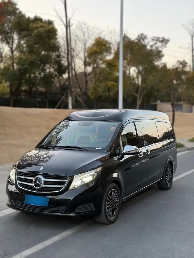 2018 Mercedes-Benz V Class 2.0T 211HP L4 7AT