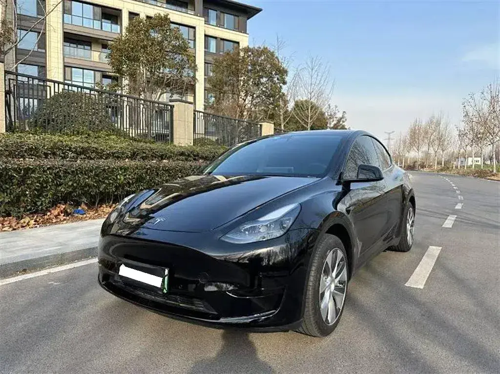 2022 Tesla Model Y BEV 60KWH