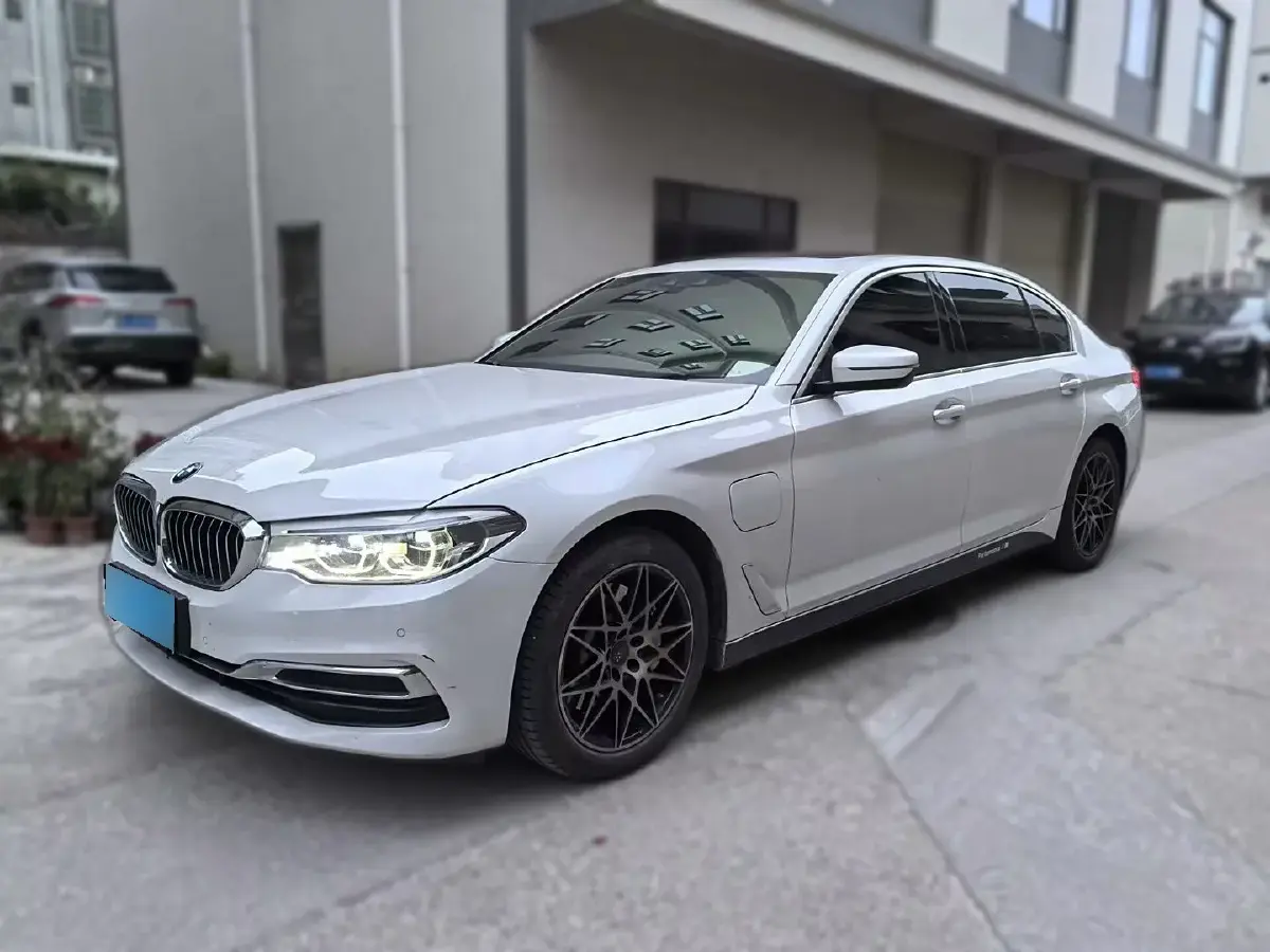 2020 BMW 5 Series 2.0T 184HP L4 8AT PHEV 13KWH