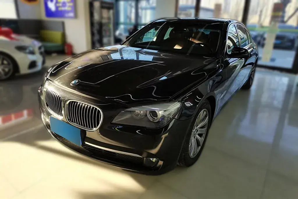 2009 BMW 7 Series 3.0T 326HP L6 6AT