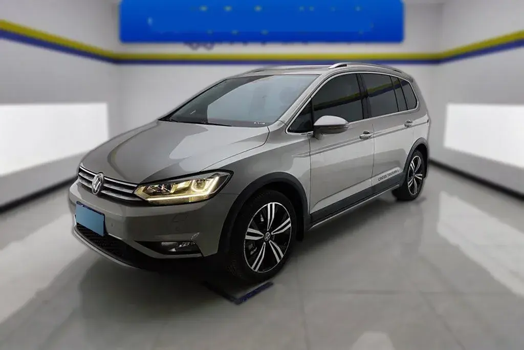 2021 Volkswagen Touran 1.4T 150HP L4 7DCT