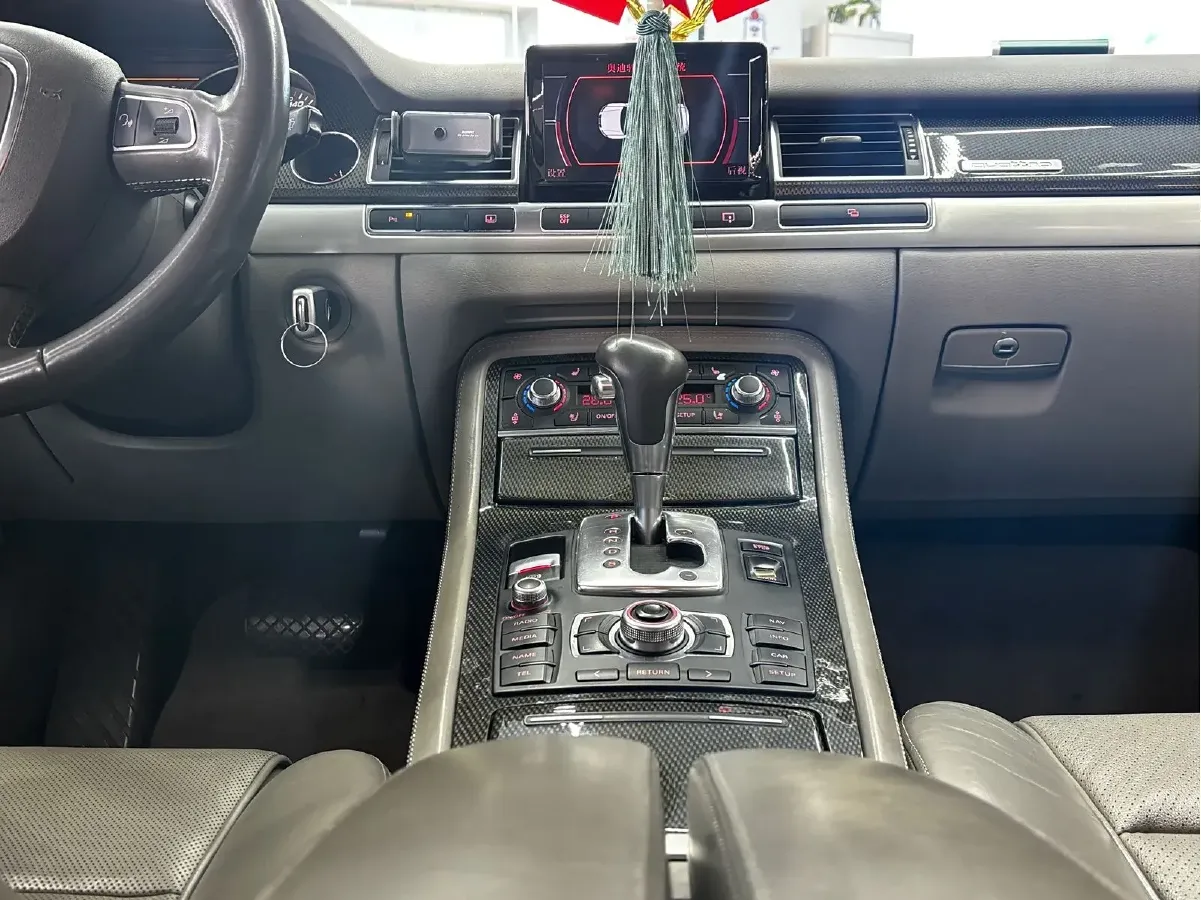 2009 Audi S8 5.2L 450HP V10 6AT,autocango,china used car exporter,china ev exporter,chinese used car exporter,chinese used ev exporter