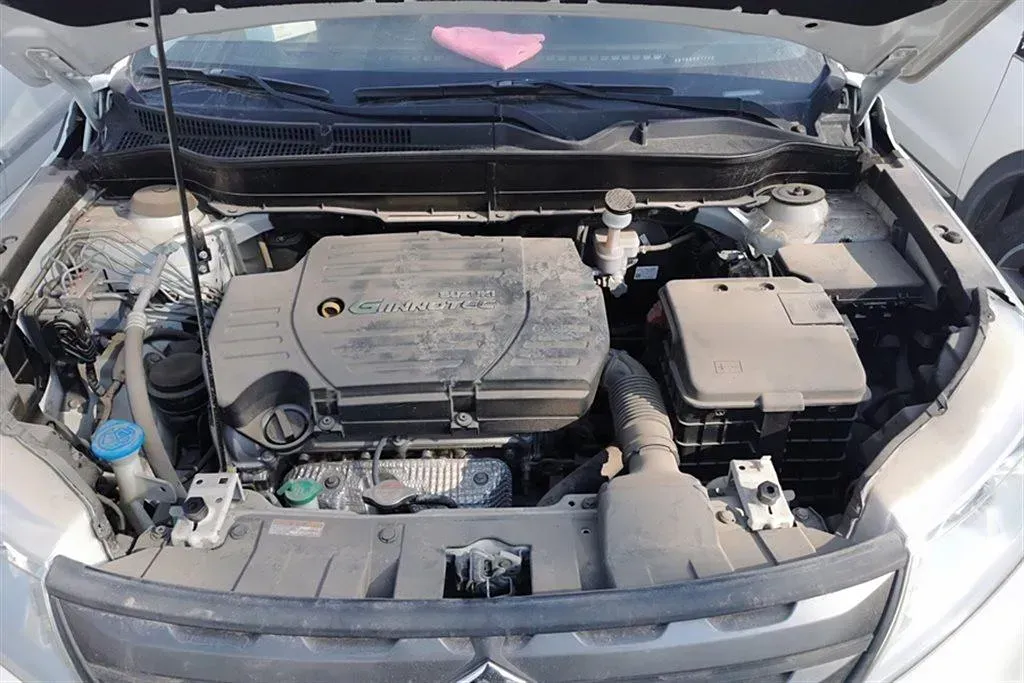 2016 Suzuki Vitara 1.6L 122HP L4 5MT,autocango,china used car exporter,china ev exporter,chinese used car exporter,chinese used ev exporter