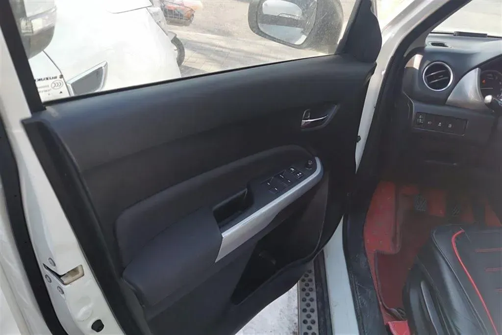 2016 Suzuki Vitara 1.6L 122HP L4 5MT,autocango,china used car exporter,china ev exporter,chinese used car exporter,chinese used ev exporter