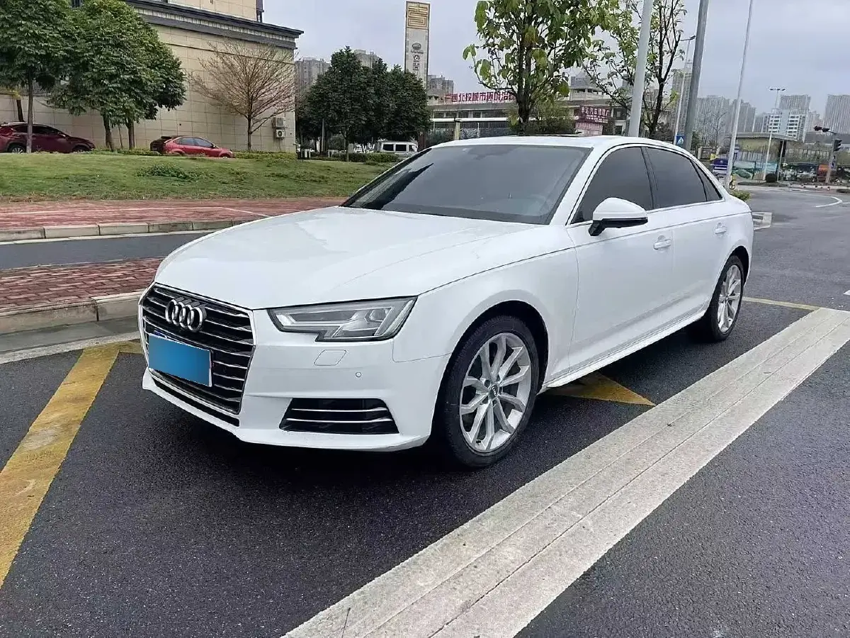2018 Audi A4L 2.0T 190HP L4 7DCT