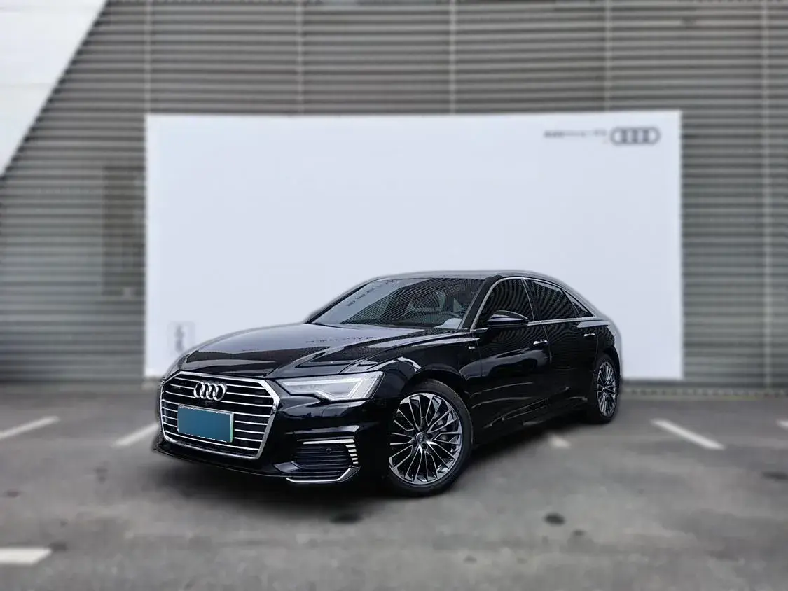 2020 Audi A6L 2.0T 252HP L4 7DCT PHEV 14.1KWH