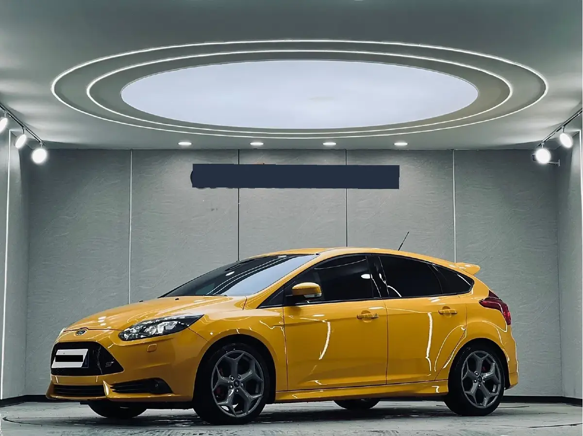 2013 Ford Focus 2.0T 250HP L4 6MT