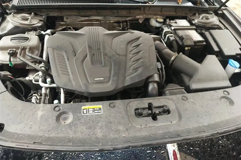 2023 HongQi H5 1.5T 169HP L4 7DCT,autocango,china used car exporter,china ev exporter,chinese used car exporter,chinese used ev exporter