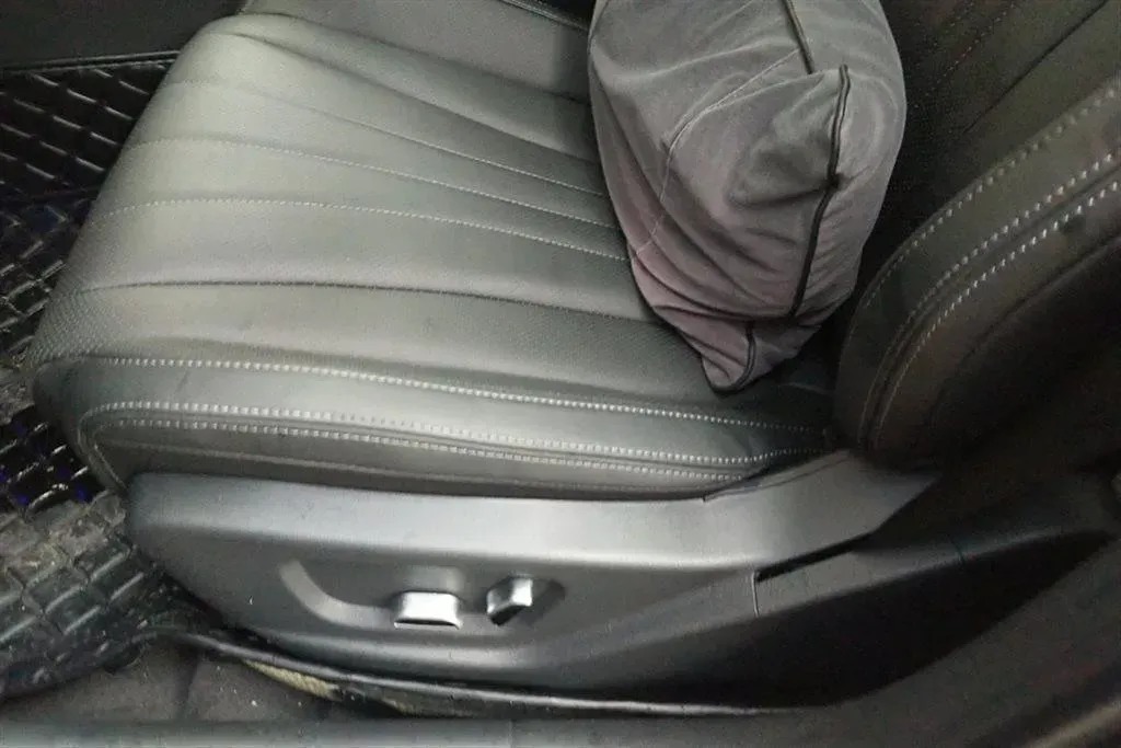 2023 HongQi H5 1.5T 169HP L4 7DCT,autocango,china used car exporter,china ev exporter,chinese used car exporter,chinese used ev exporter